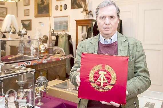 Honecker Devotionalien Bringen 1 000 Euro Bei Auktion Ostfriesen Zeitung